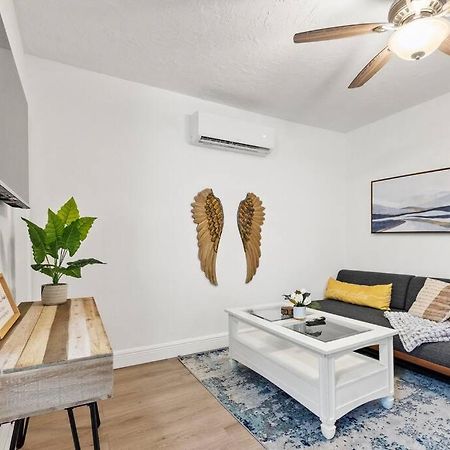 Intimate Casita Mia Minutes Away From Airport, Calle 8, Brickell, Coral Gables, The Beach And More! マイアミ エクステリア 写真