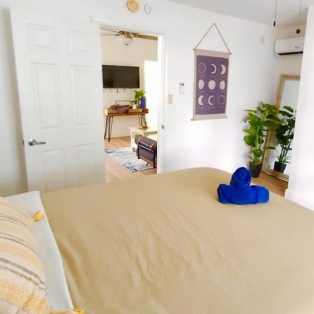 Intimate Casita Mia Minutes Away From Airport, Calle 8, Brickell, Coral Gables, The Beach And More! マイアミ エクステリア 写真