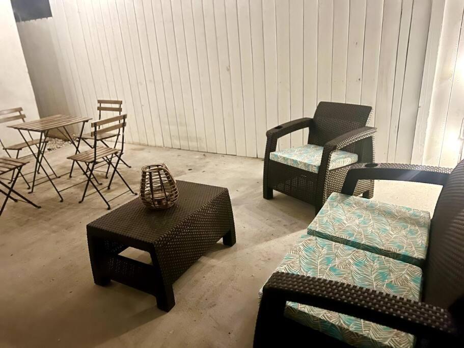Intimate Casita Mia Minutes Away From Airport, Calle 8, Brickell, Coral Gables, The Beach And More! マイアミ エクステリア 写真