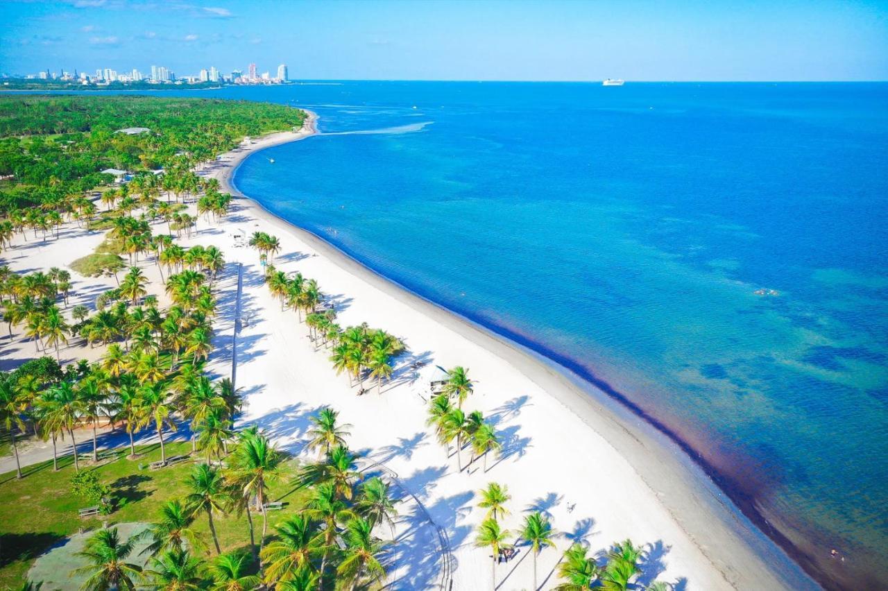 Intimate Casita Mia Minutes Away From Airport, Calle 8, Brickell, Coral Gables, The Beach And More! マイアミ エクステリア 写真