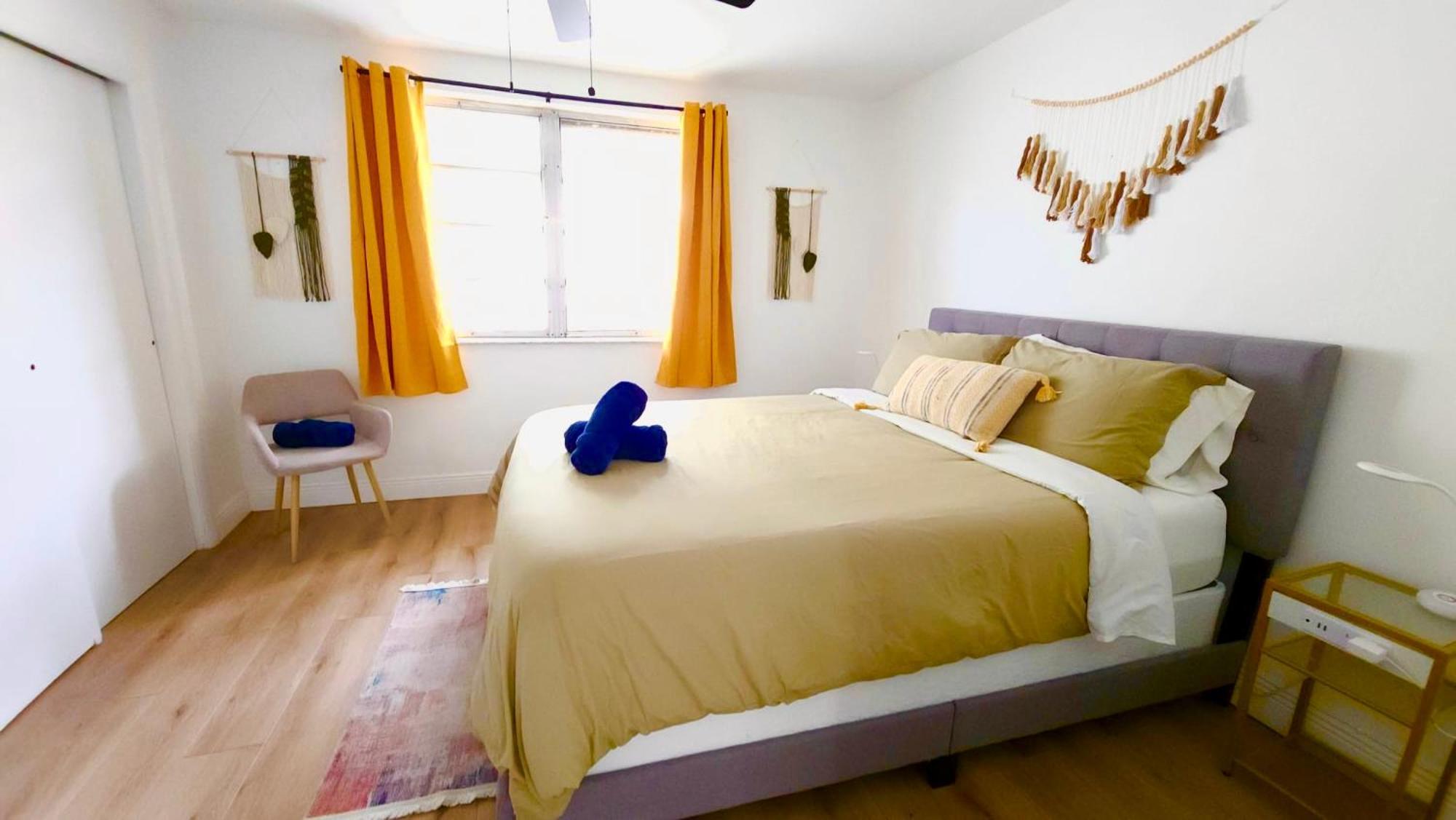 Intimate Casita Mia Minutes Away From Airport, Calle 8, Brickell, Coral Gables, The Beach And More! マイアミ エクステリア 写真